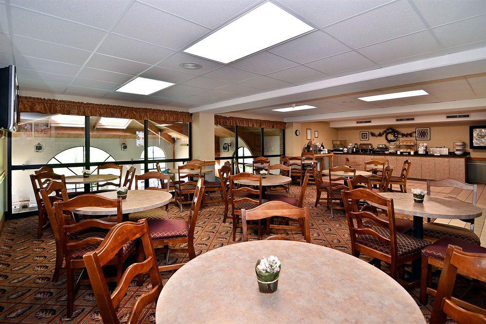 Comfort Inn At Thousand Hills Μπράνσον Εστιατόριο φωτογραφία